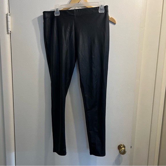 Dynamite faux leather stretch tights size large black - Picture 3 of 4